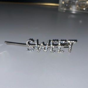 Sweet diamond hair pin